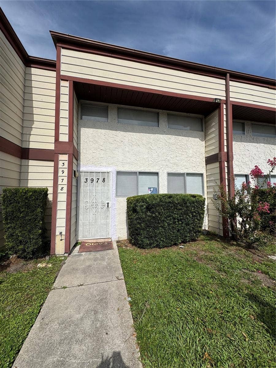 3978 CRAYRICH CIRCLE, #C2, Orlando, FL 32839 Front of condo