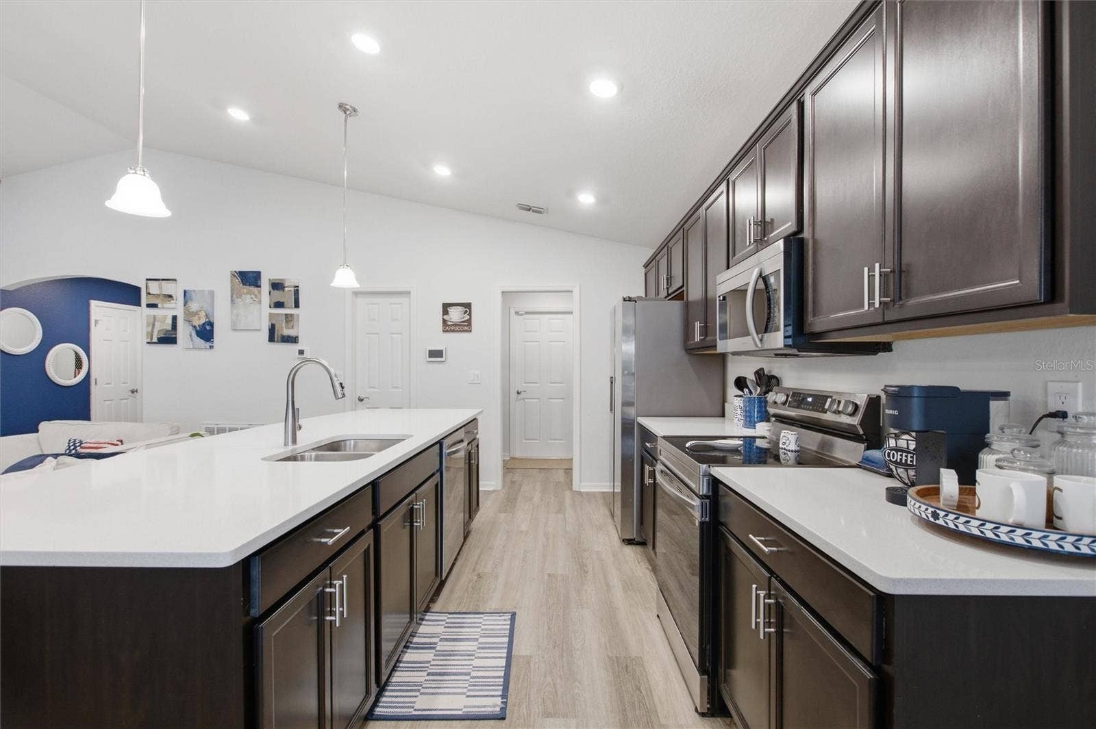 2295 SUNSET WAY, Davenport, FL 33837 Luxury Kitchen with Silestone Counters and Espresso Cabinets