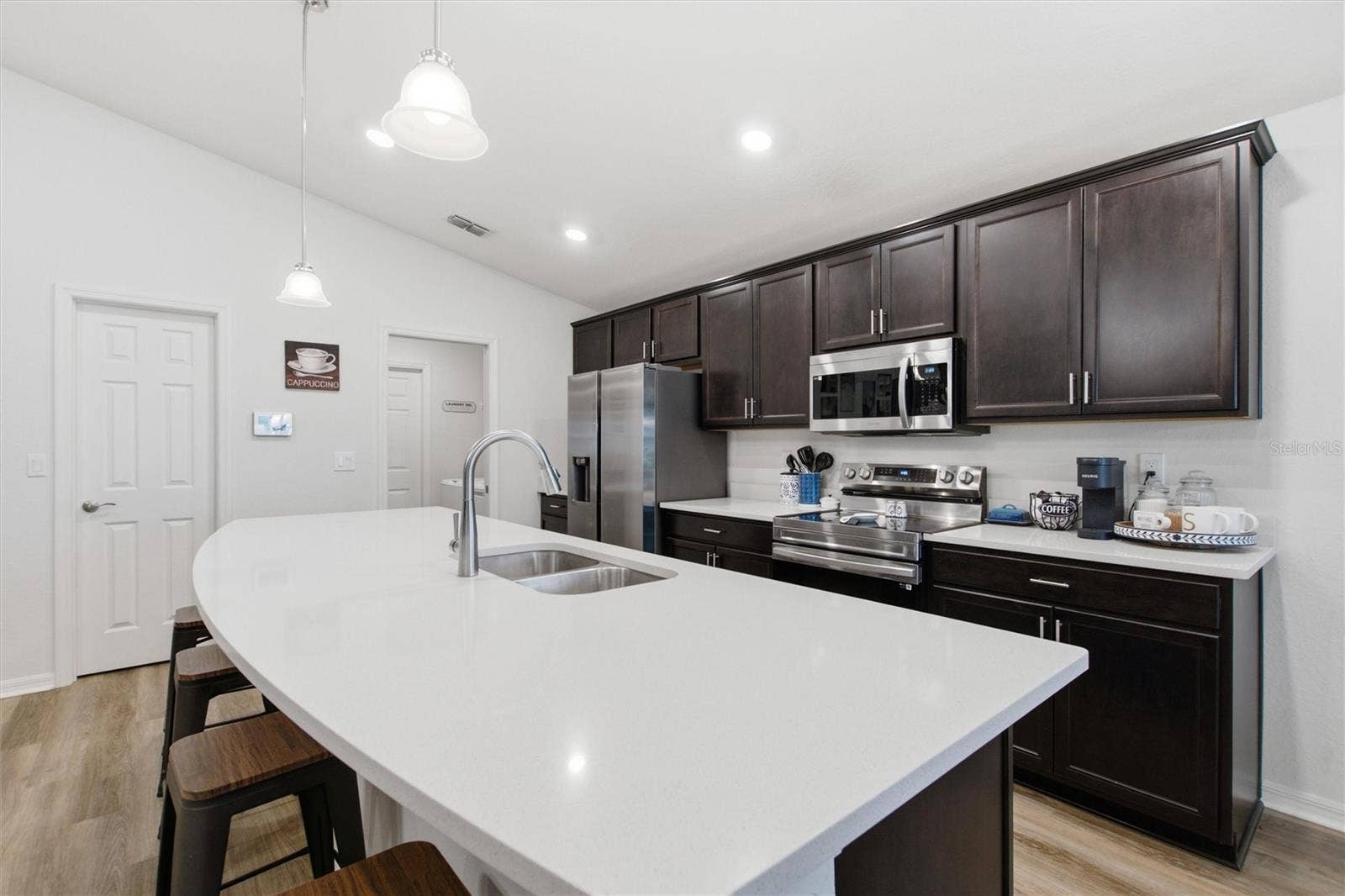 2295 SUNSET WAY, Davenport, FL 33837 Large Kitchen Island