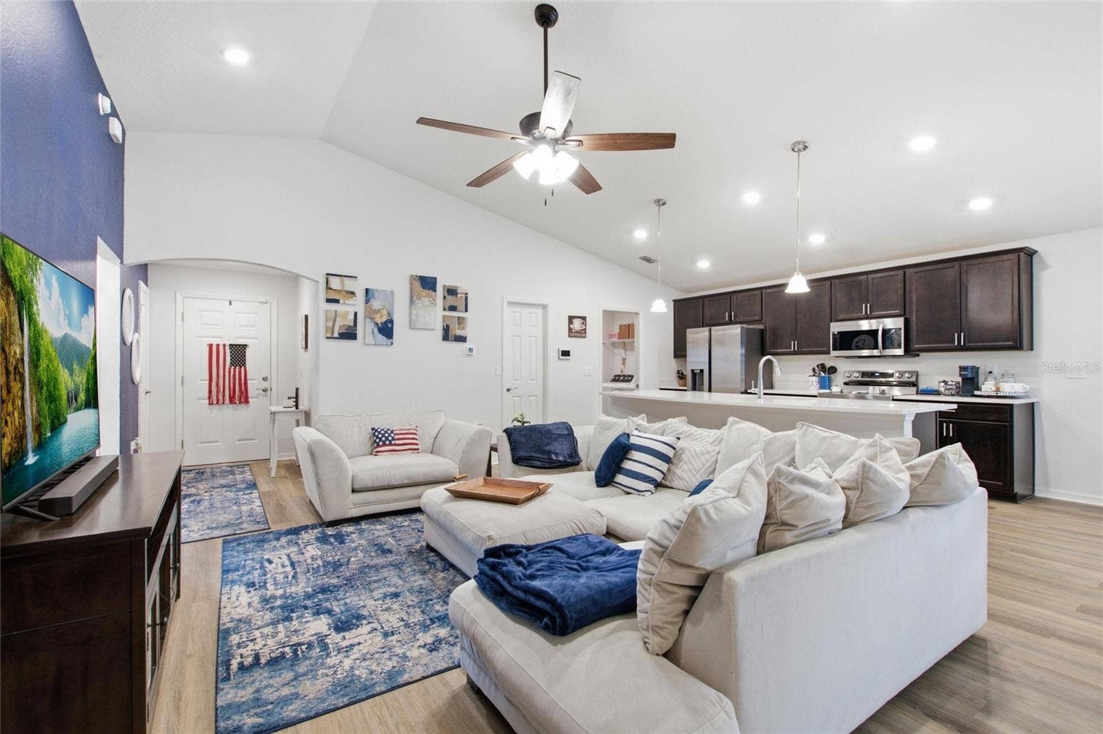 2295 SUNSET WAY, Davenport, FL 33837 Living Room