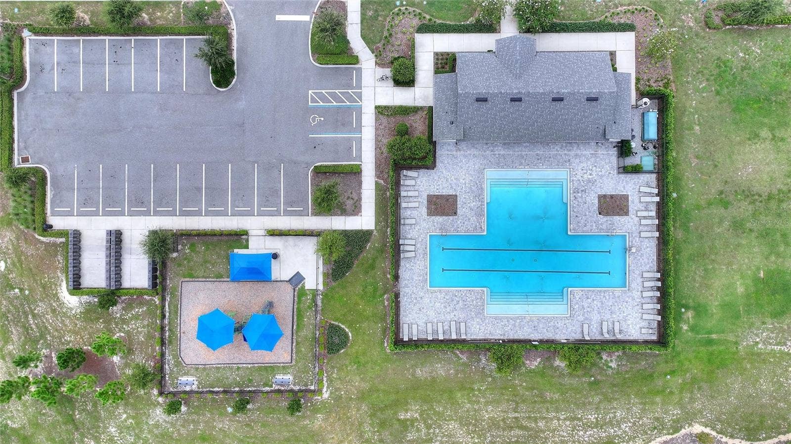 2295 SUNSET WAY, Davenport, FL 33837 Community Pool and Playground