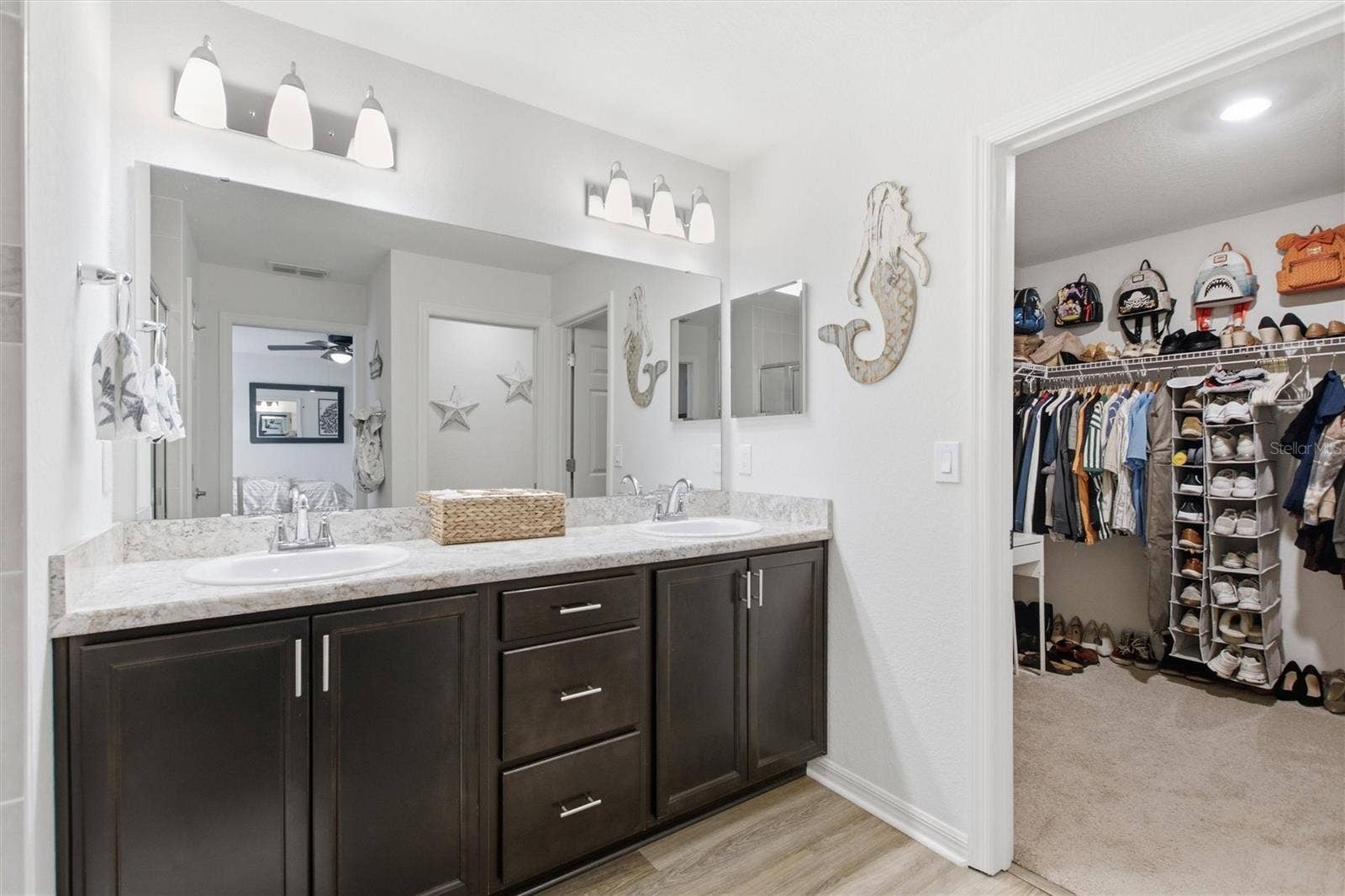 2295 SUNSET WAY, Davenport, FL 33837 Primary Bathroom with Dual Vanities
