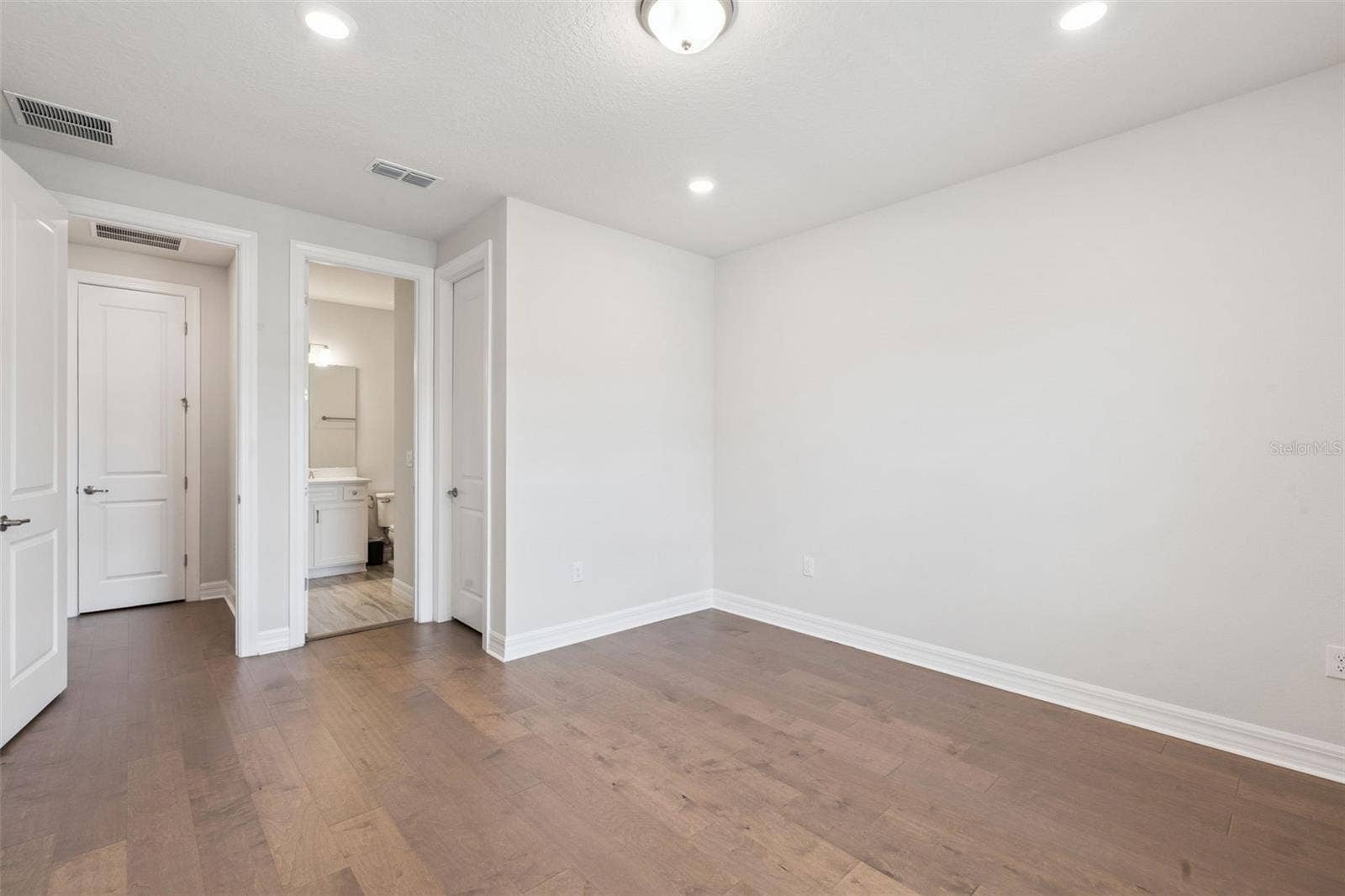 9070 WOODLAND FOREST ROAD, Orlando, FL 32836 9070 WOODLAND FOREST ROAD, Orlando, FL 32836