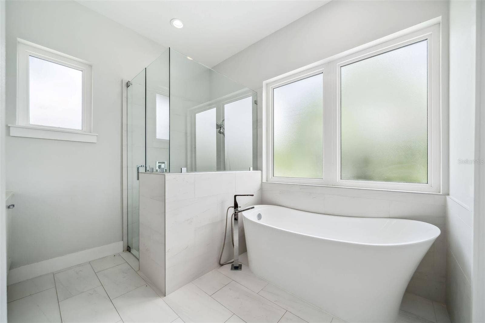 2407 LAFAYETTE AVENUE, Winter Park, FL 32789 Soaking Tub and Separate Shower