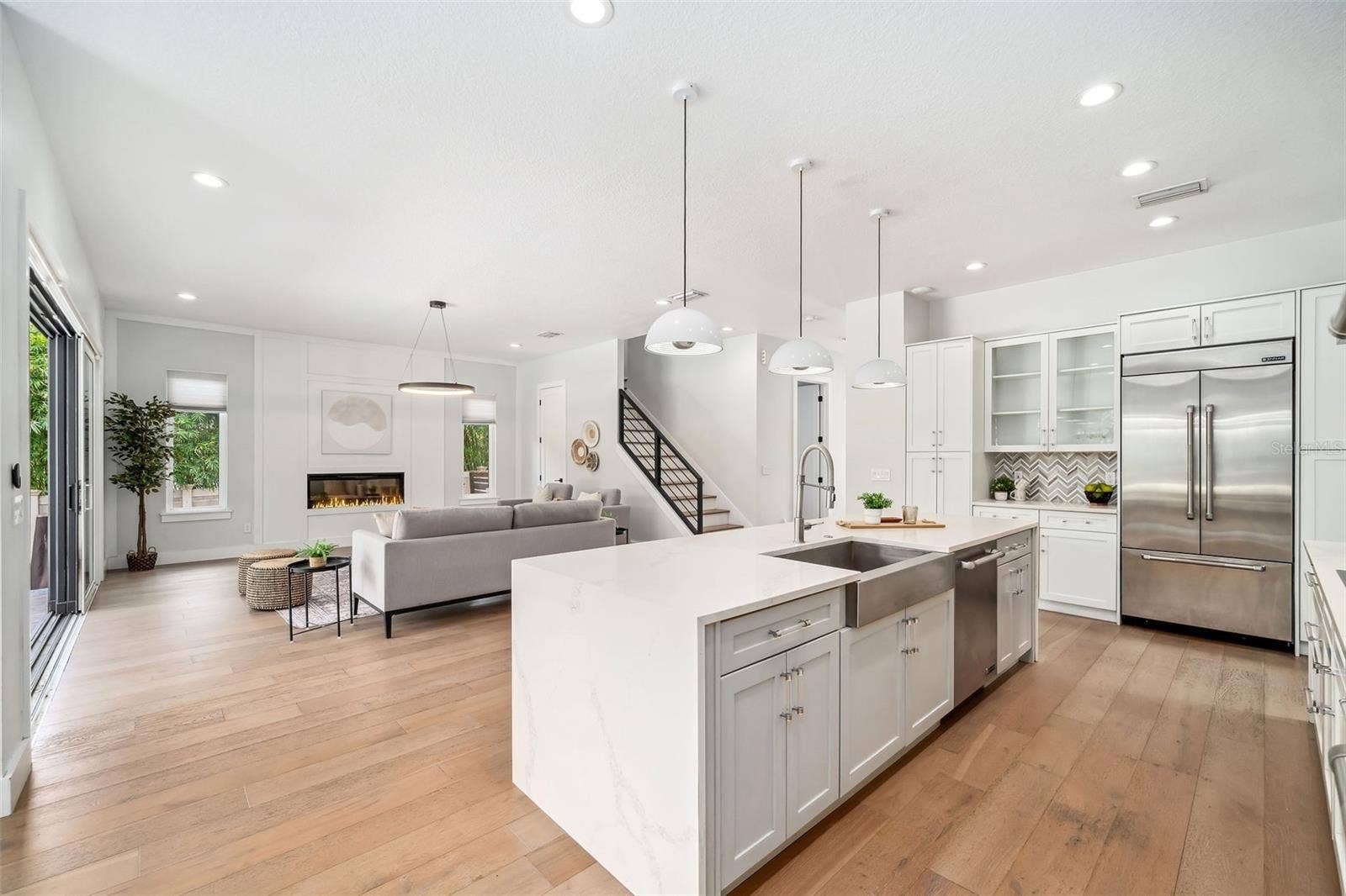 2407 LAFAYETTE AVENUE, Winter Park, FL 32789 Kitchen Overlooks Living Room