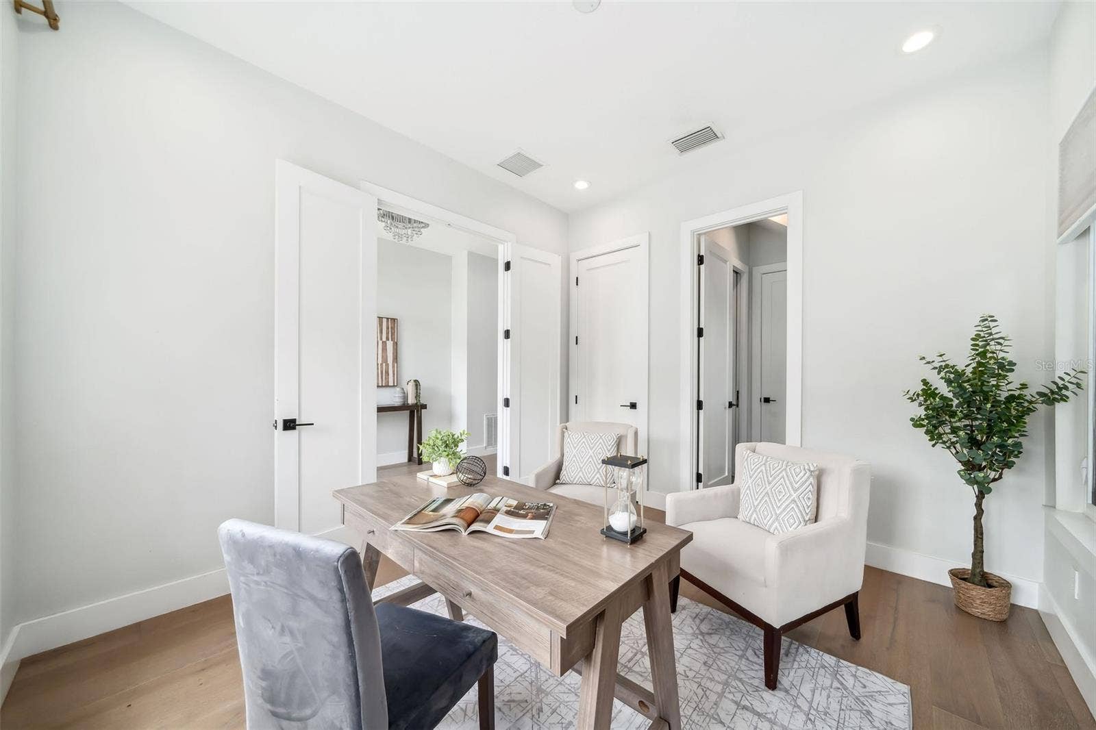2407 LAFAYETTE AVENUE, Winter Park, FL 32789 Full bath is connected