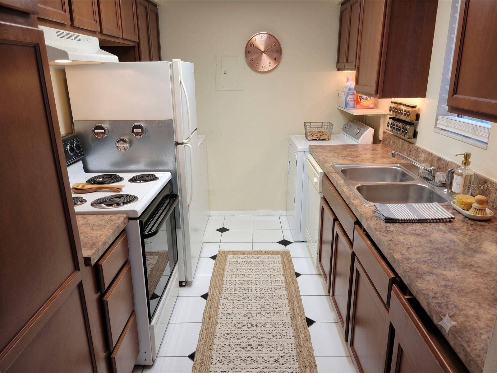 4322 LAKEWAY DRIVE, #13F, Orlando, FL 32839 4322 LAKEWAY DRIVE, #13F, Orlando, FL 32839