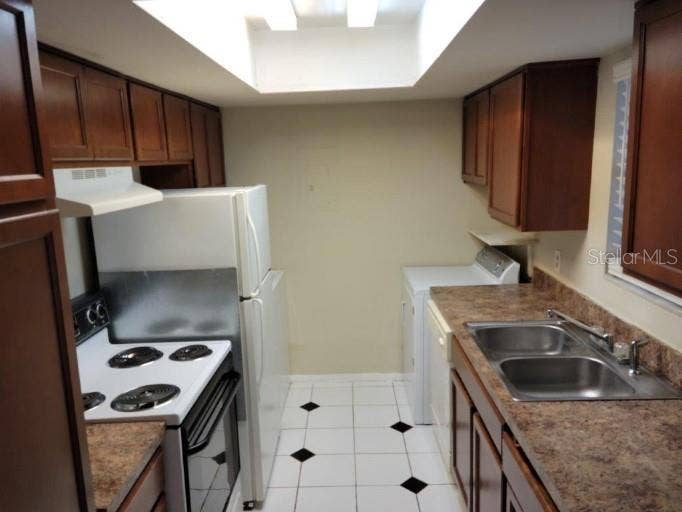 4322 LAKEWAY DRIVE, #13F, Orlando, FL 32839 4322 LAKEWAY DRIVE, #13F, Orlando, FL 32839