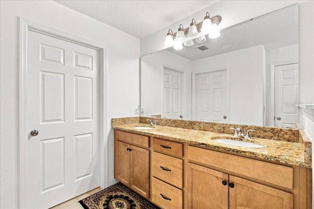 5653 CAMILLA STREET, St Cloud, FL 34771 5653 CAMILLA STREET, St Cloud, FL 34771