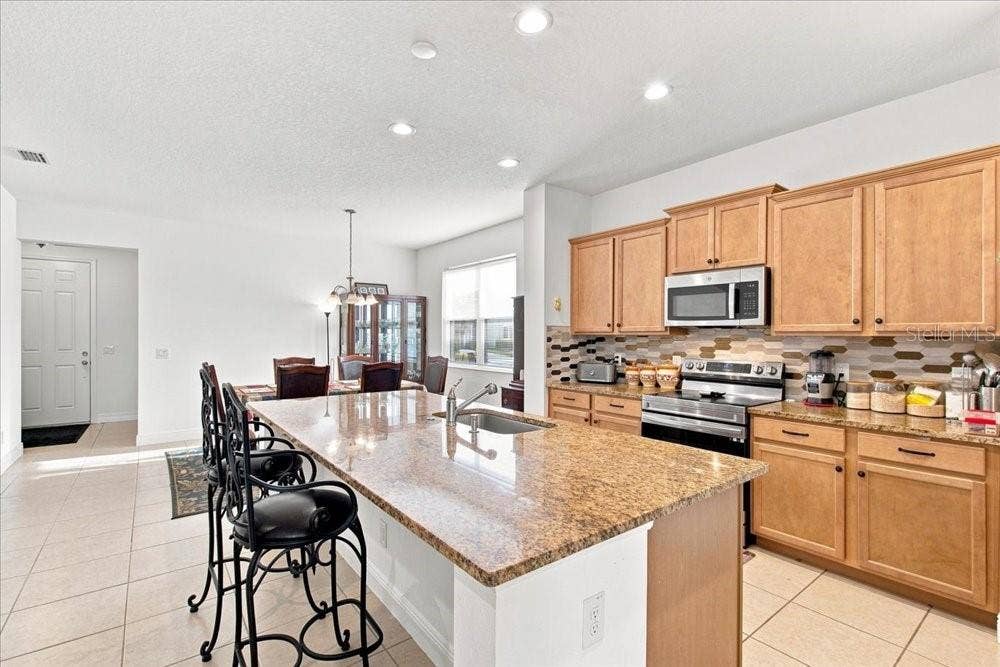 5653 CAMILLA STREET, St Cloud, FL 34771 5653 CAMILLA STREET, St Cloud, FL 34771