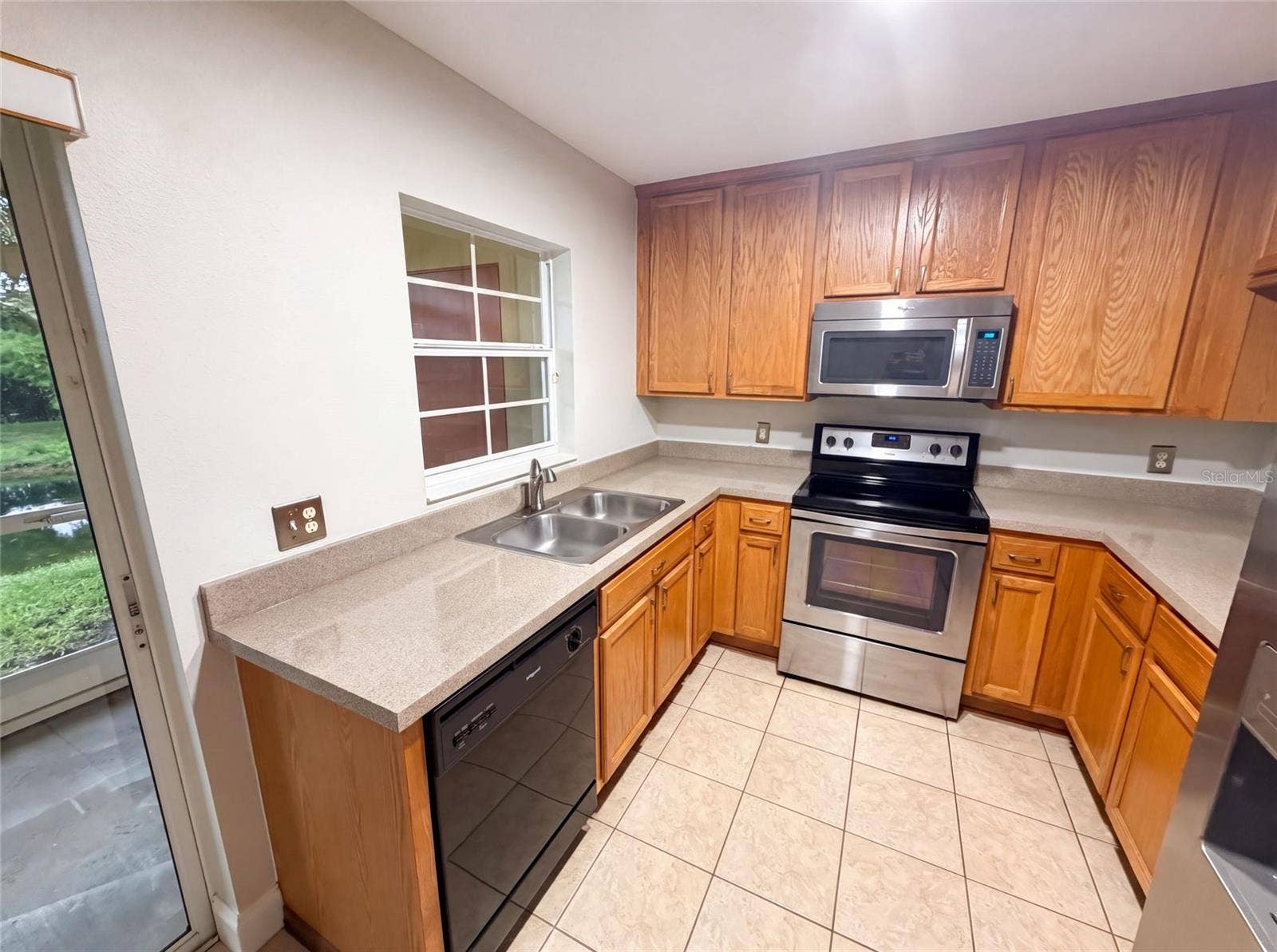 112 COQUINA BAY DRIVE, St Petersburg, FL 33705 112 COQUINA BAY DRIVE, St Petersburg, FL 33705