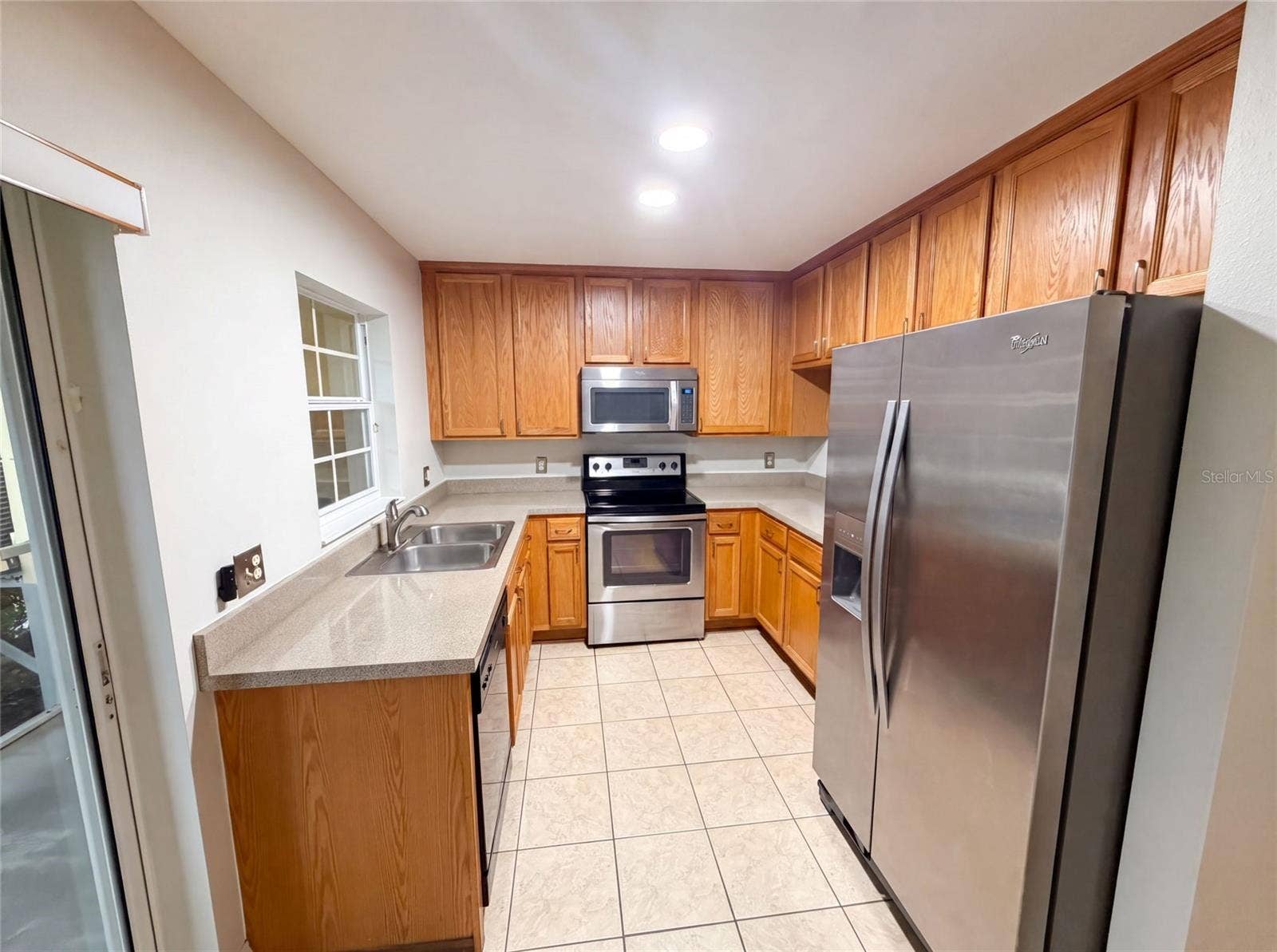 112 COQUINA BAY DRIVE, St Petersburg, FL 33705 112 COQUINA BAY DRIVE, St Petersburg, FL 33705