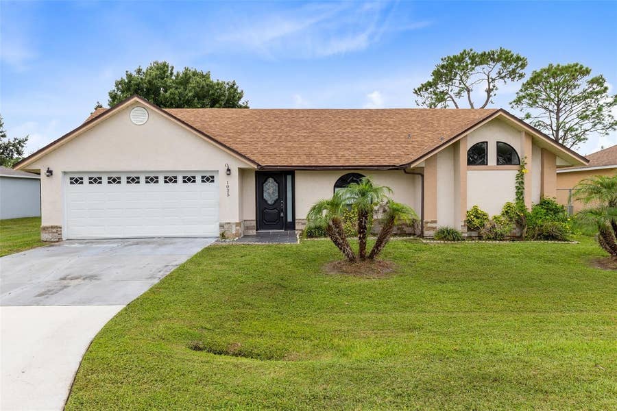 Property photo for 1025 DERBYSHIRE DRIVE, Kissimmee, FL