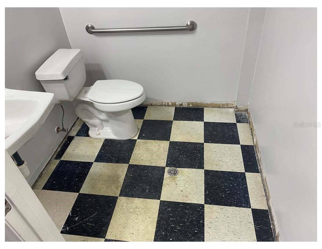1104 E DONEGAN AVENUE, Kissimmee, FL 34744 1104 E DONEGAN AVENUE, Kissimmee, FL 34744