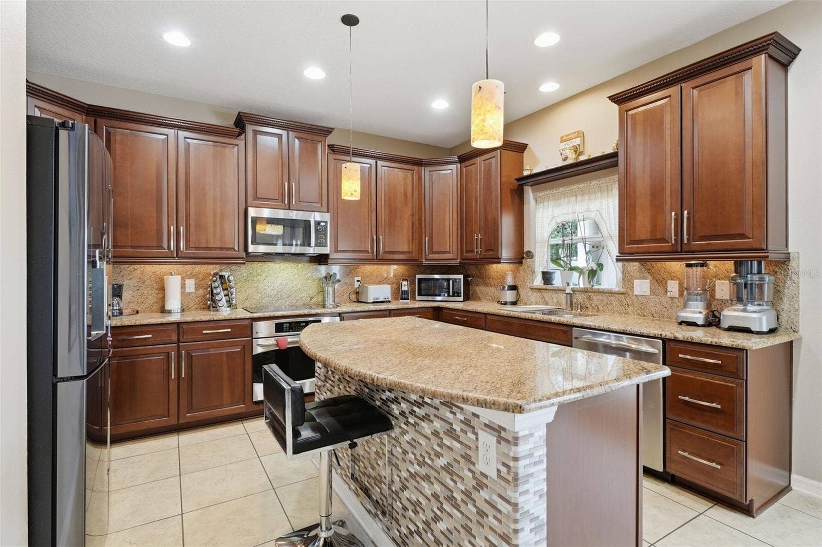 9015 VICKROY TERRACE, Oviedo, FL 32765 Kitchen
