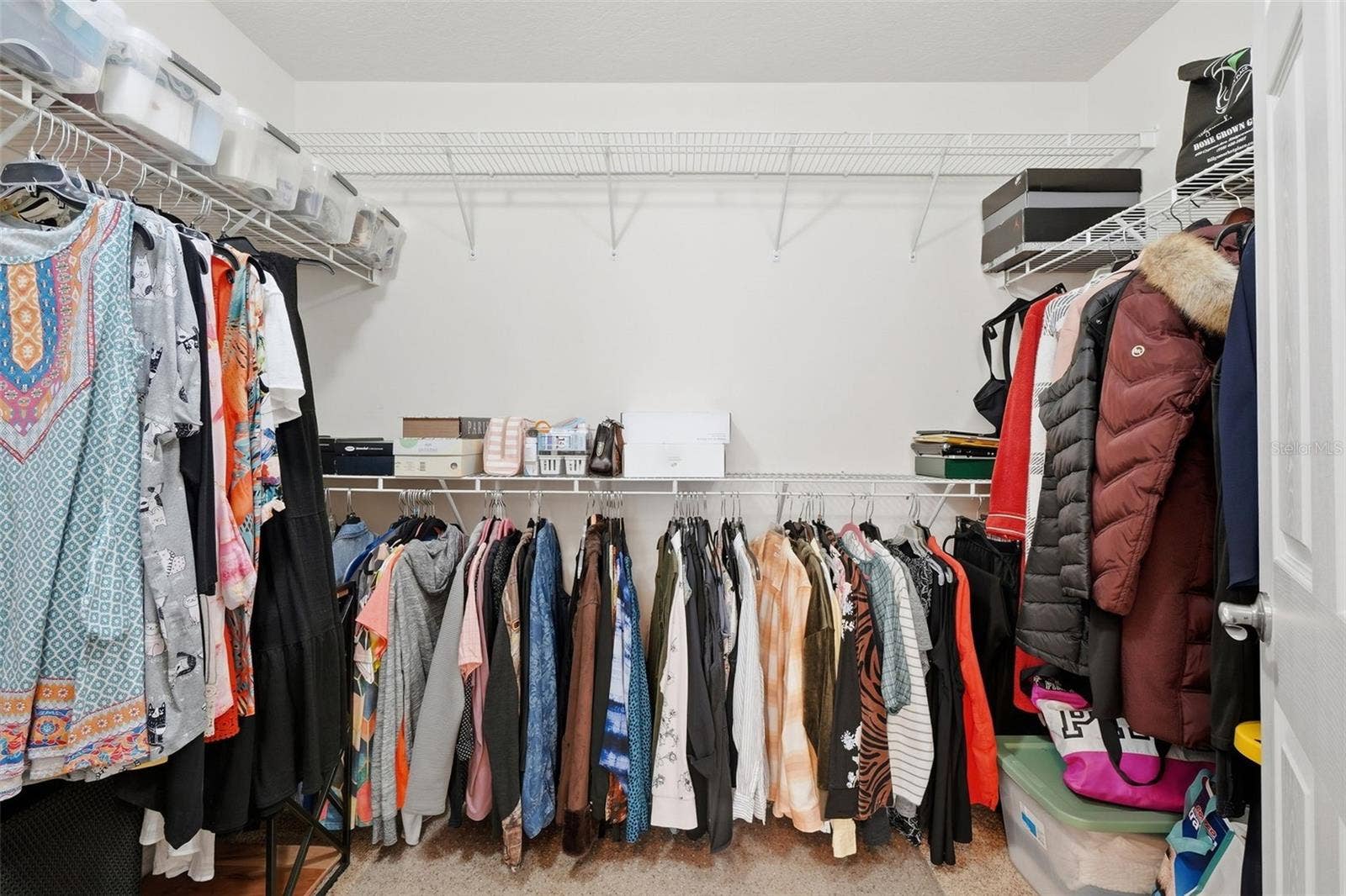 9015 VICKROY TERRACE, Oviedo, FL 32765 Primary closet