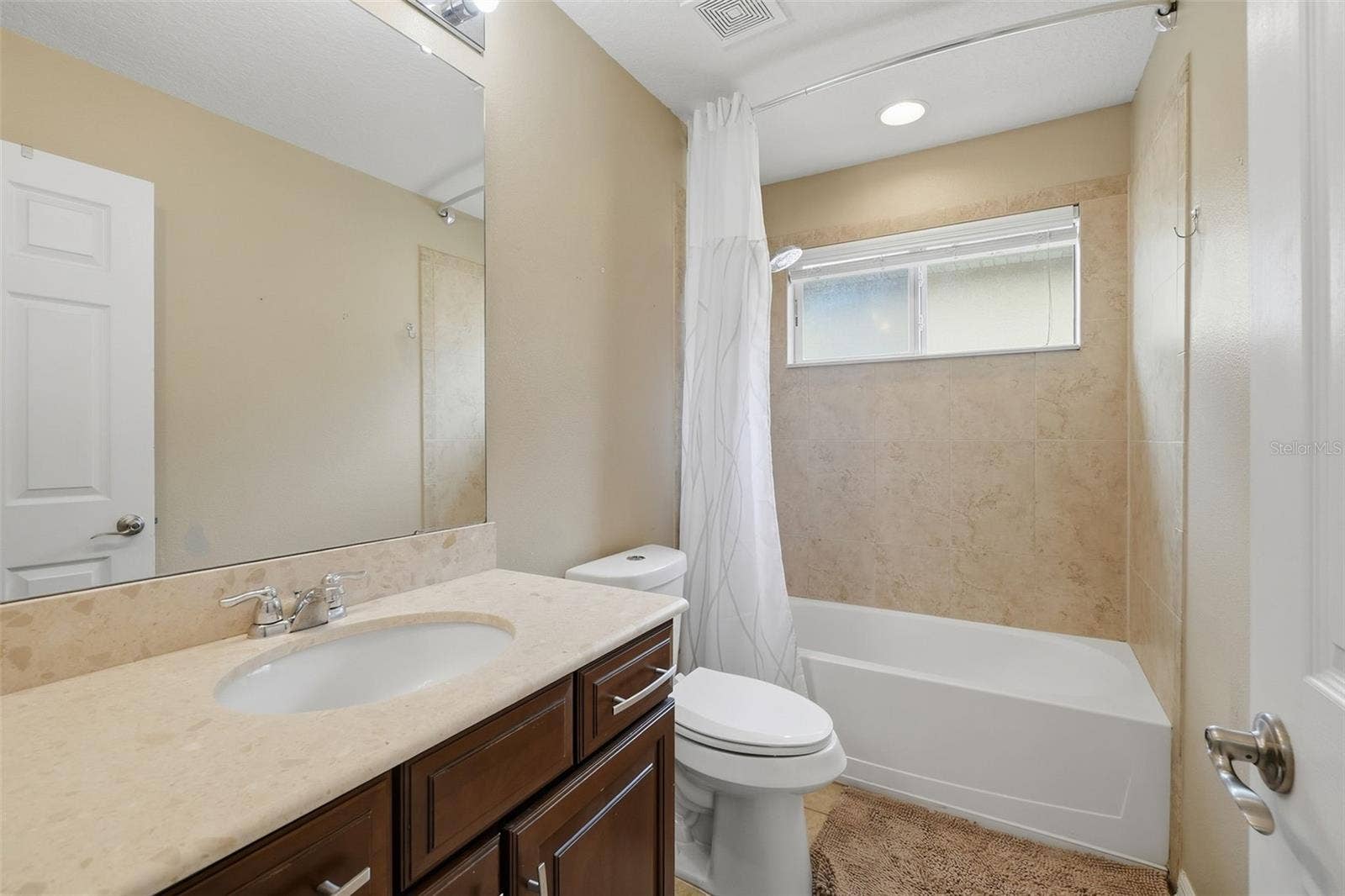 9015 VICKROY TERRACE, Oviedo, FL 32765 Buest bathroom - 2nd floor
