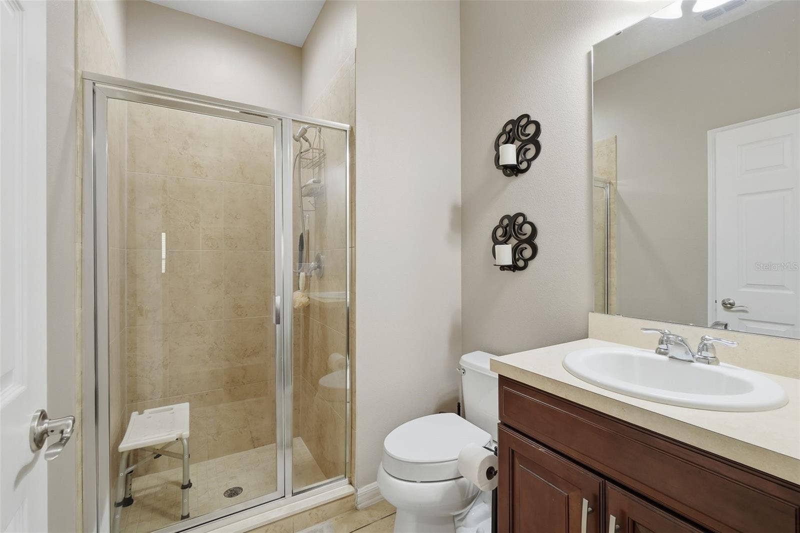 9015 VICKROY TERRACE, Oviedo, FL 32765 First floor bathroom