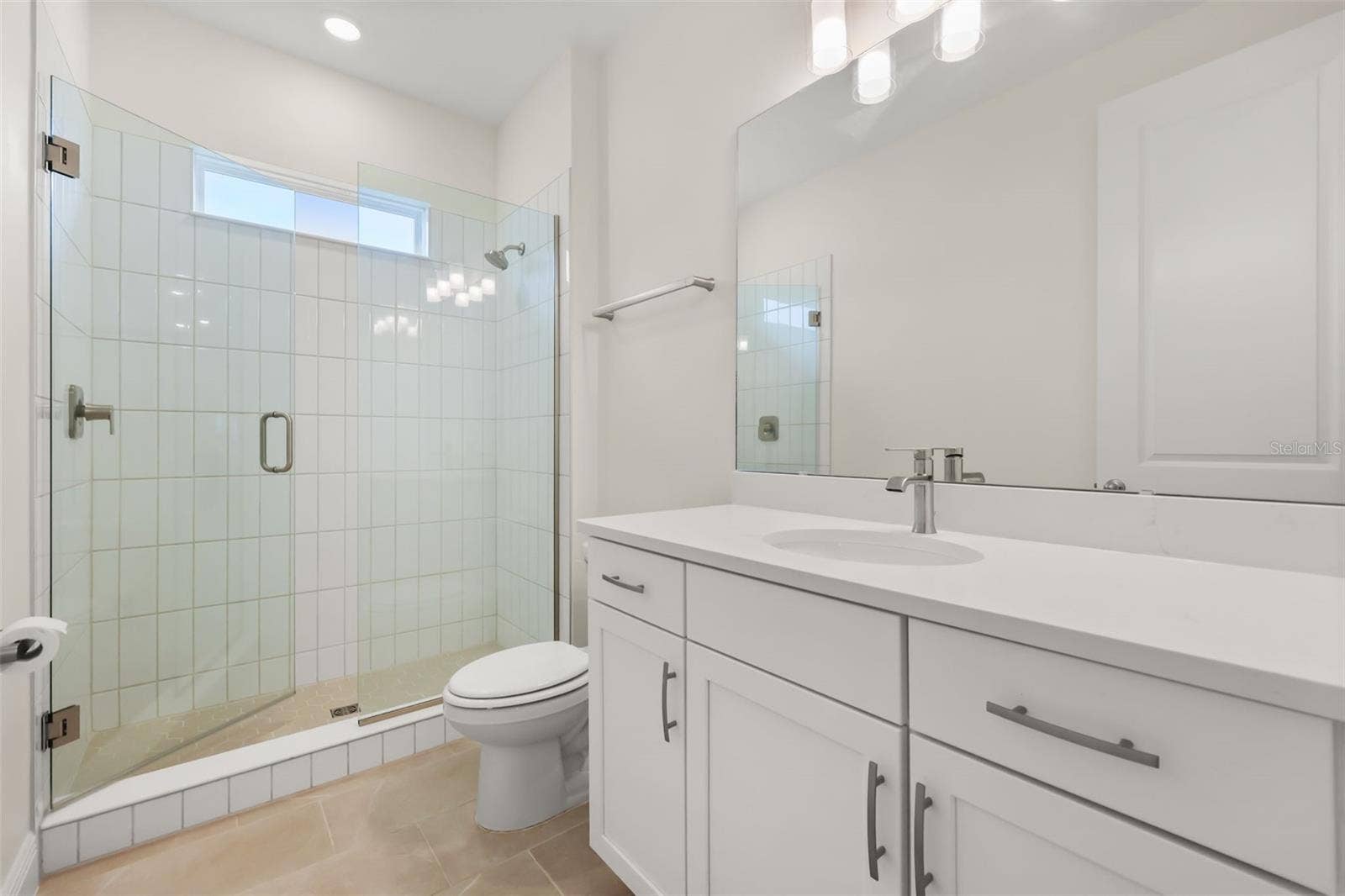 14360 CREST PALM AVENUE, Windermere, FL 34786 2nd floor guest bath