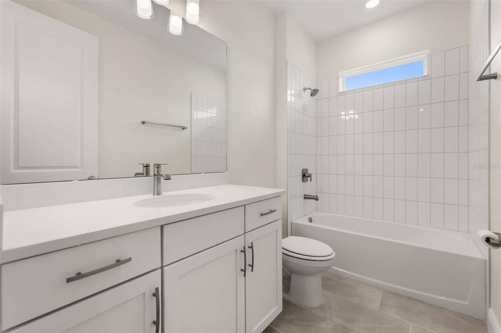 14360 CREST PALM AVENUE, Windermere, FL 34786 2nd floor guest bath