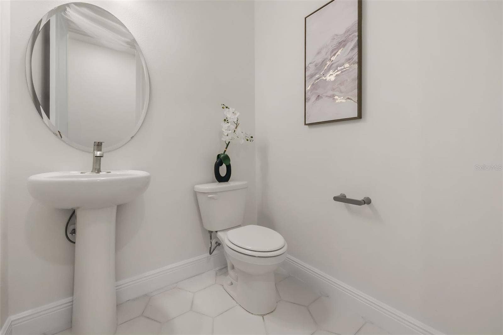 14360 CREST PALM AVENUE, Windermere, FL 34786 Front hallway half bath
