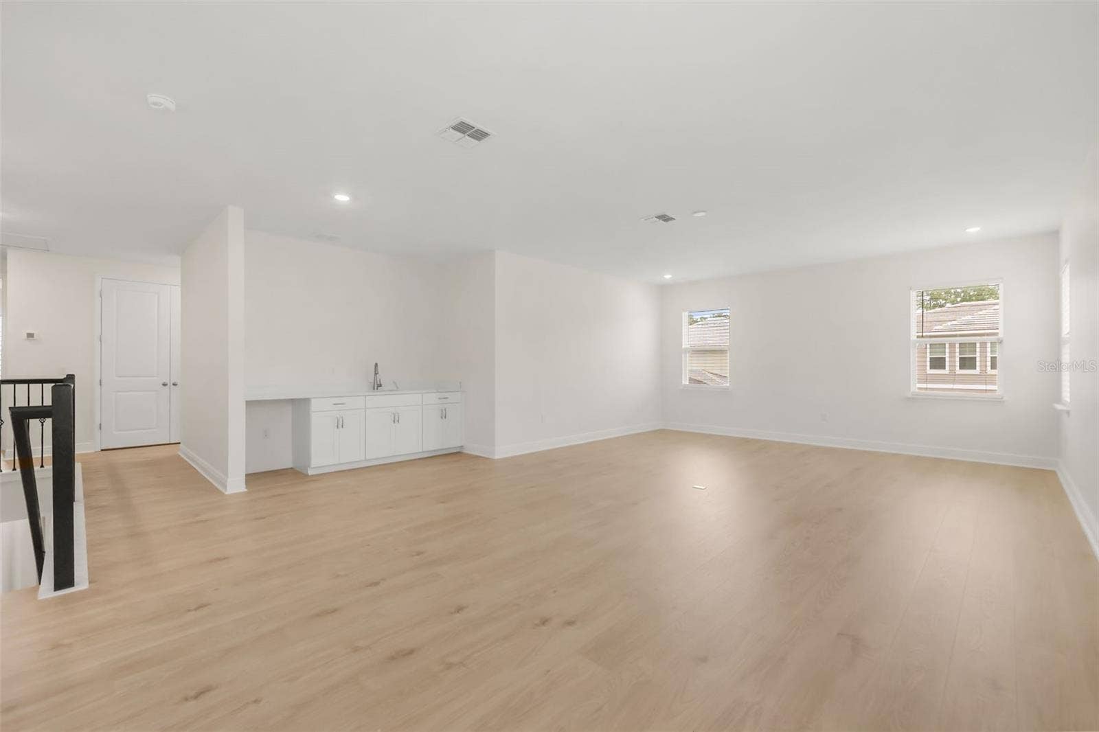 14360 CREST PALM AVENUE, Windermere, FL 34786 2nd floor loft with tons of space and a wet bar