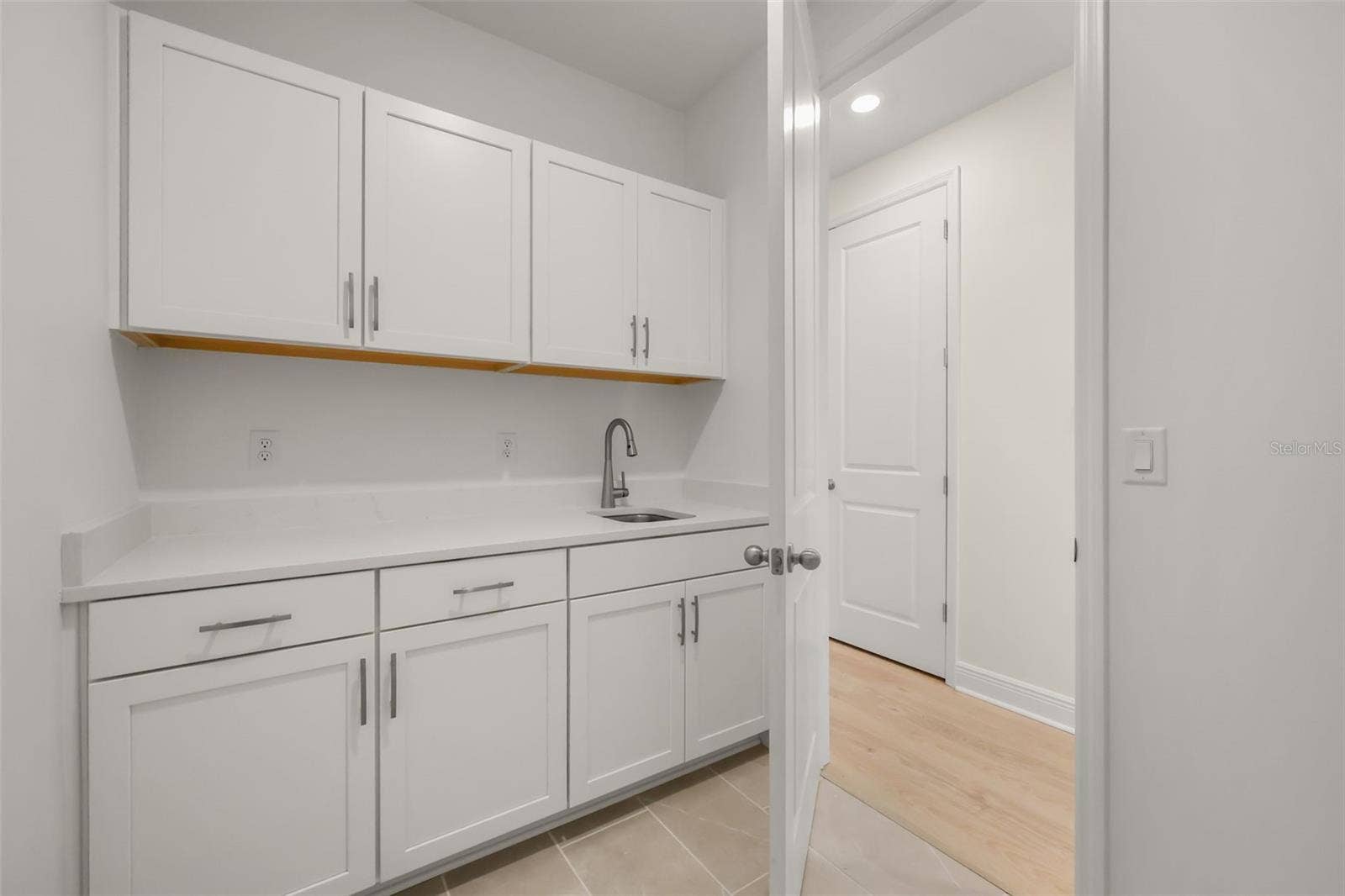 14360 CREST PALM AVENUE, Windermere, FL 34786 2nd floor laundry room