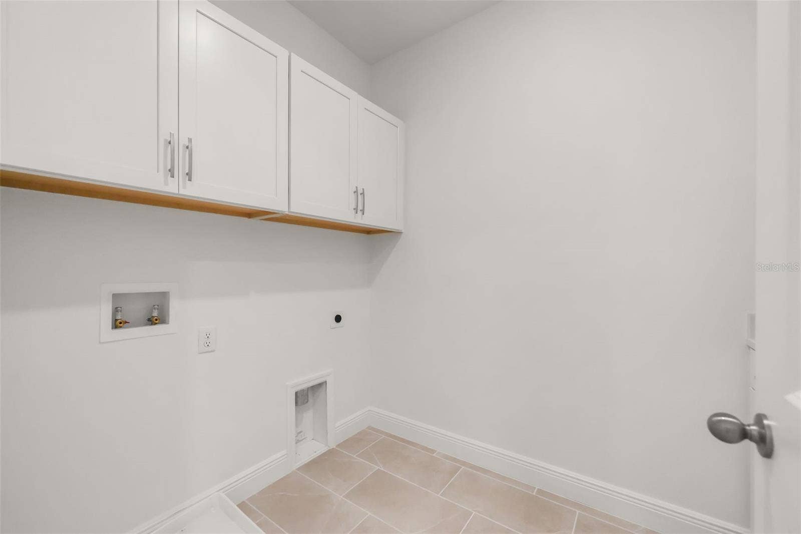 14360 CREST PALM AVENUE, Windermere, FL 34786 2nd floor laundry room