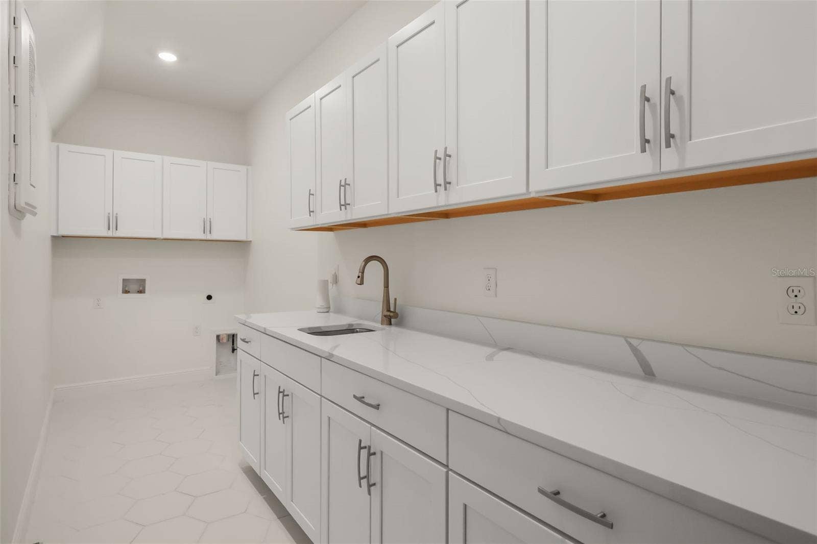 14360 CREST PALM AVENUE, Windermere, FL 34786 1st floor laundry room
