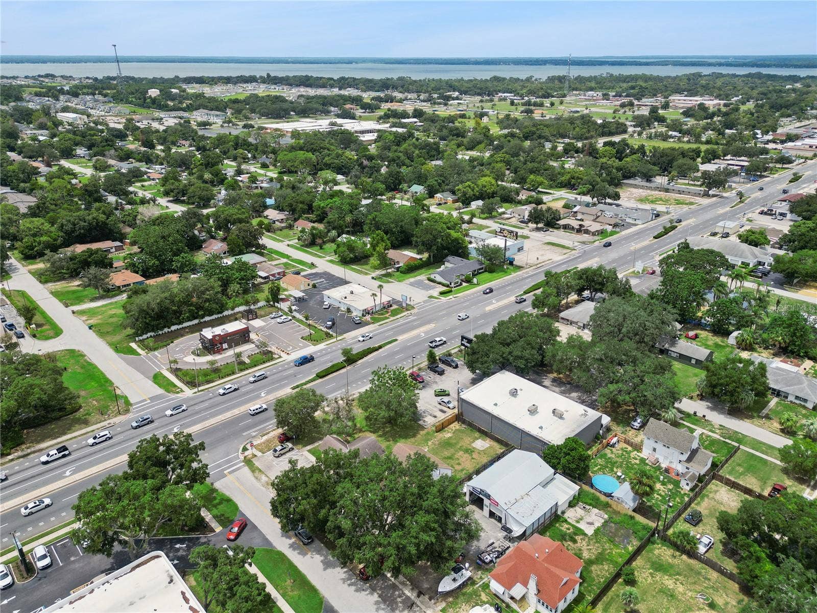 25 E PINECREST AVENUE, Eustis, FL 32726