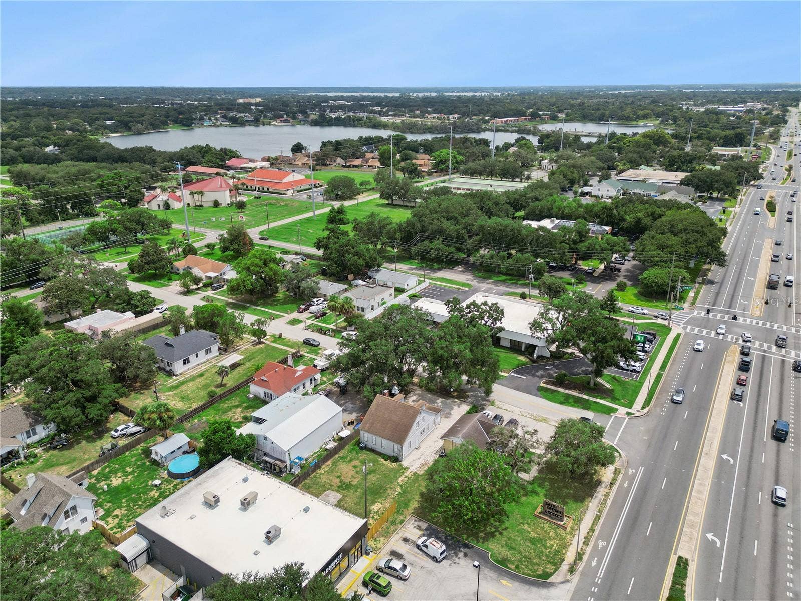 25 E PINECREST AVENUE, Eustis, FL 32726