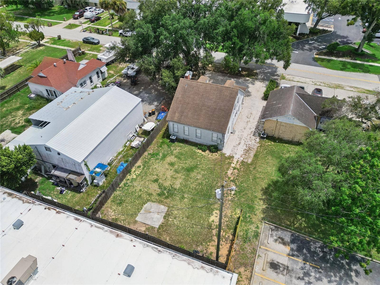 25 E PINECREST AVENUE, Eustis, FL 32726