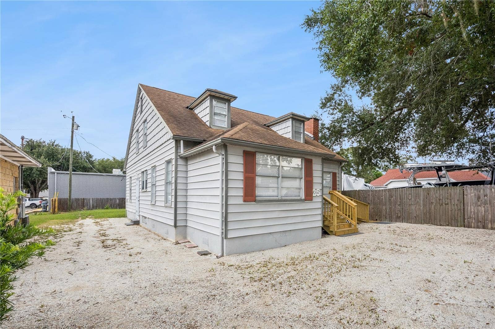 25 E PINECREST AVENUE, Eustis, FL 32726