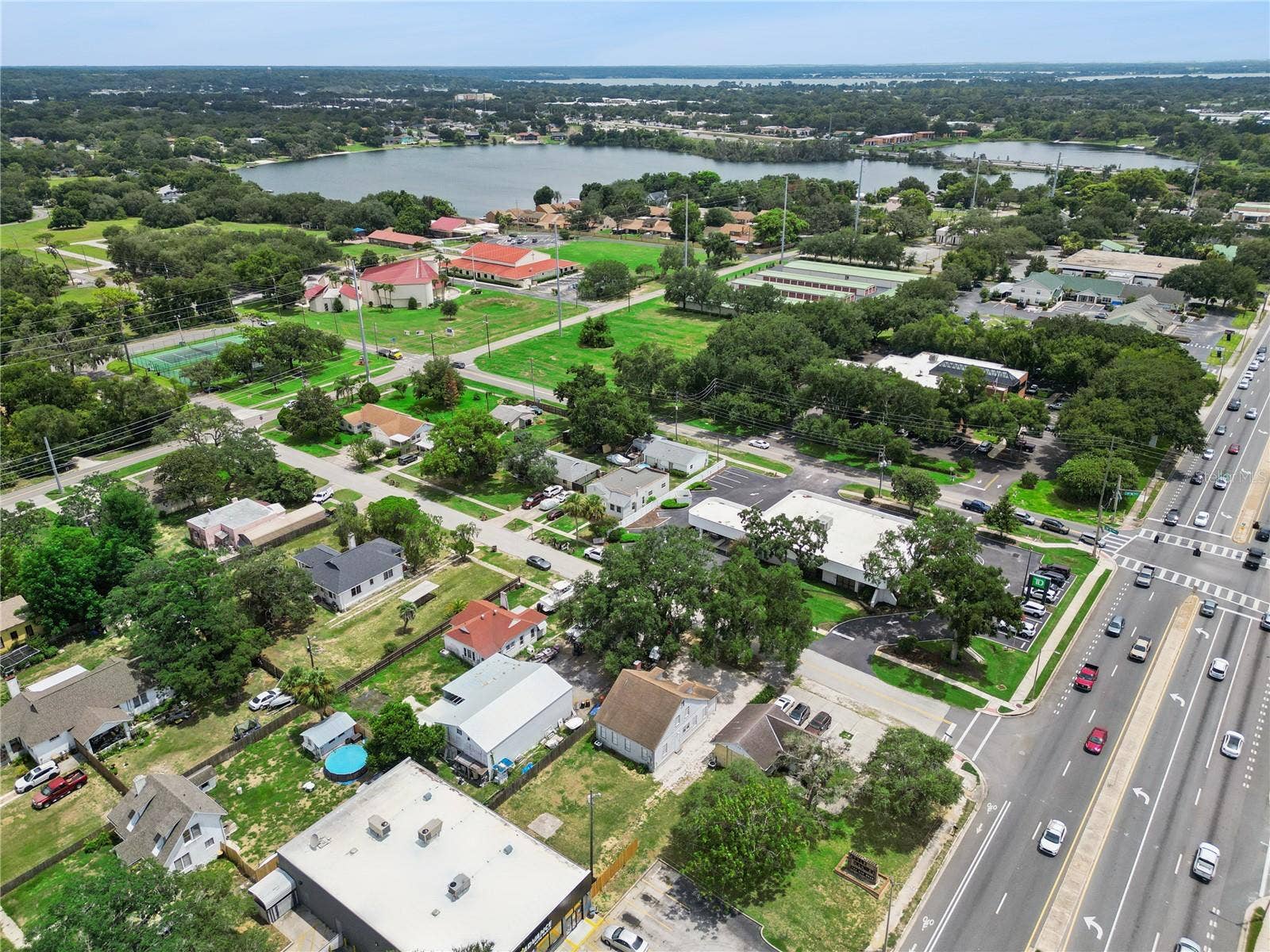25 E PINECREST AVENUE, Eustis, FL 32726