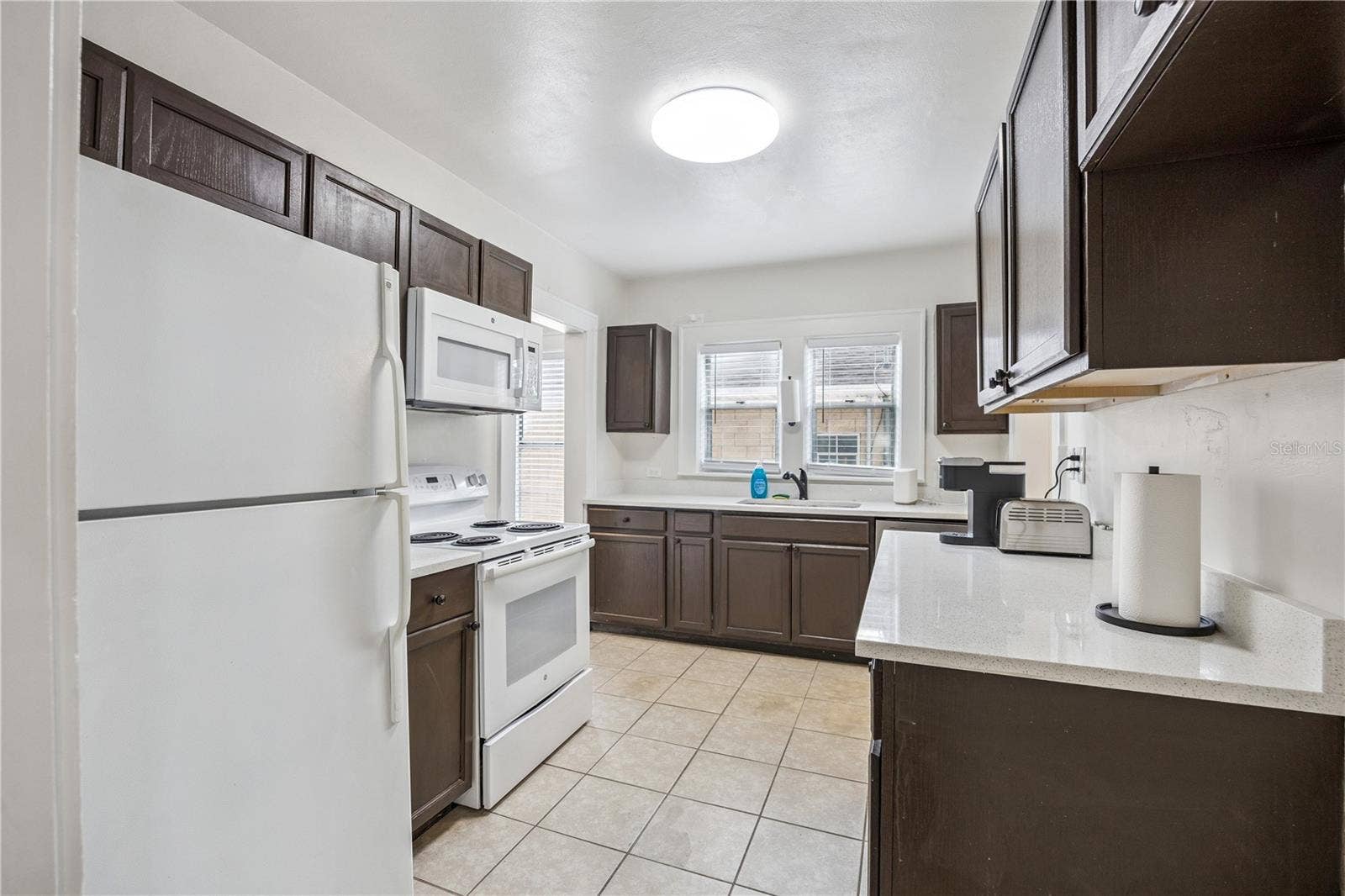 25 E PINECREST AVENUE, Eustis, FL 32726