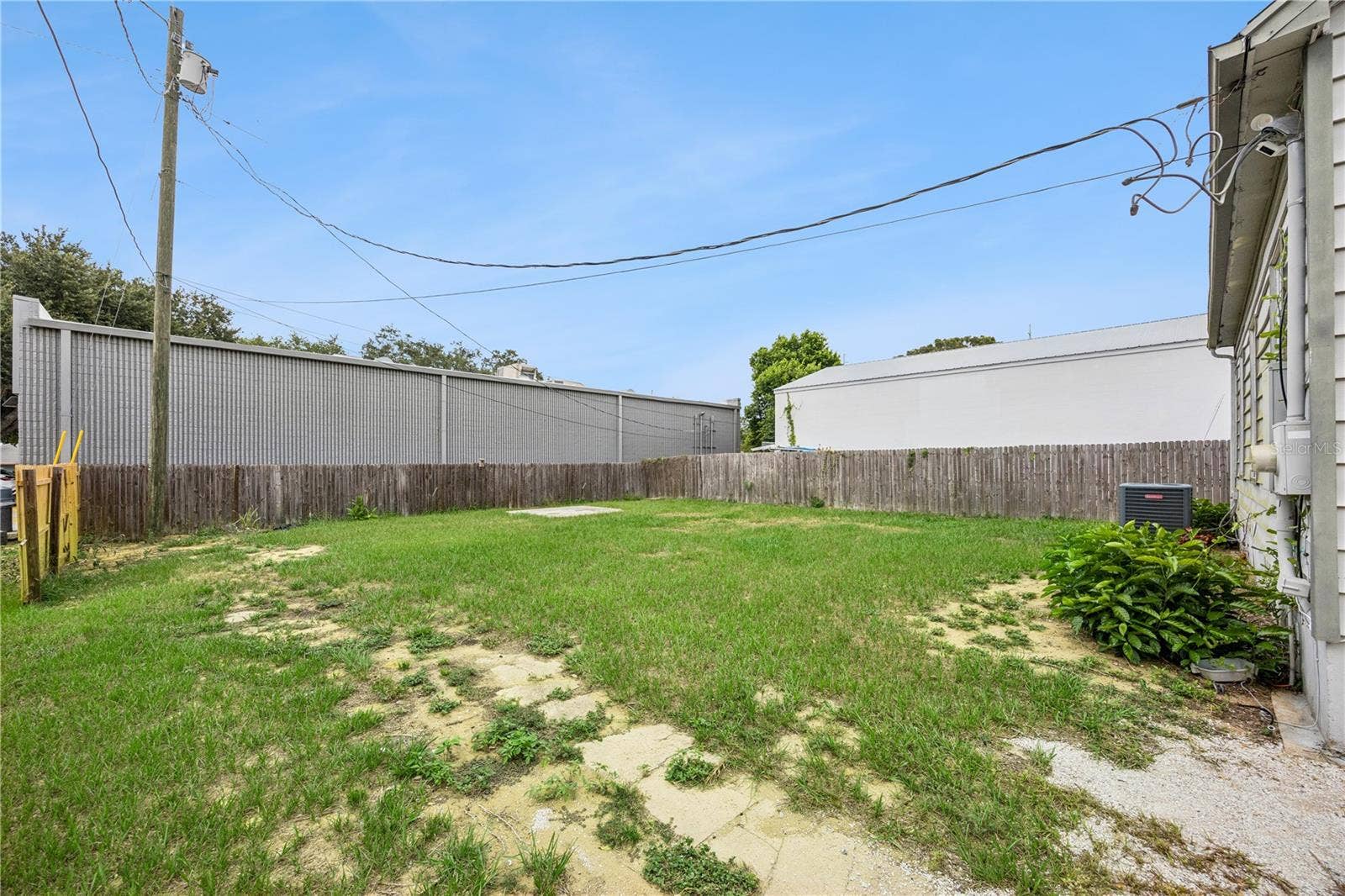 25 E PINECREST AVENUE, Eustis, FL 32726