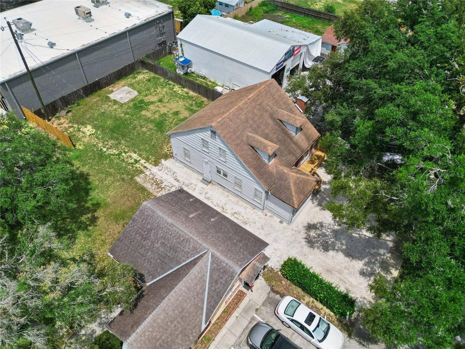 25 E PINECREST AVENUE, Eustis, FL 32726