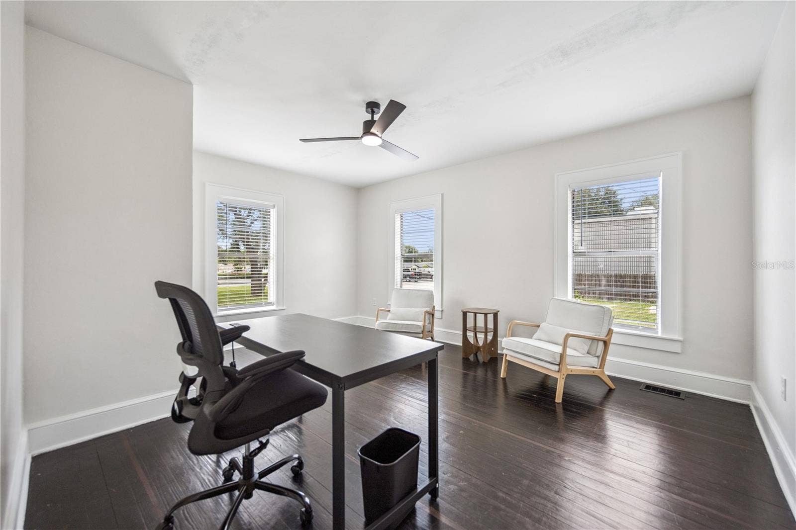 25 E PINECREST AVENUE, Eustis, FL 32726