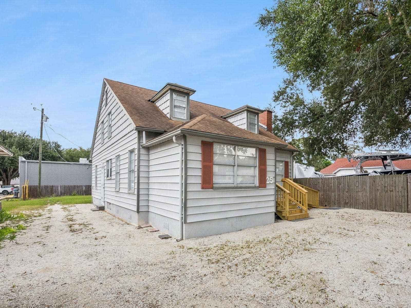 25 E PINECREST AVENUE, Eustis, FL 32726
