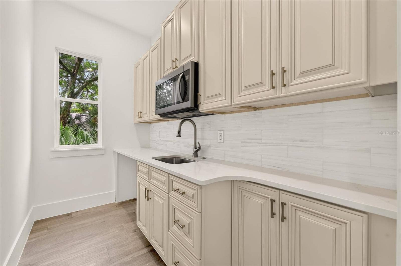 Kitchenette off upstairs loft (or potential 2nd laundry)