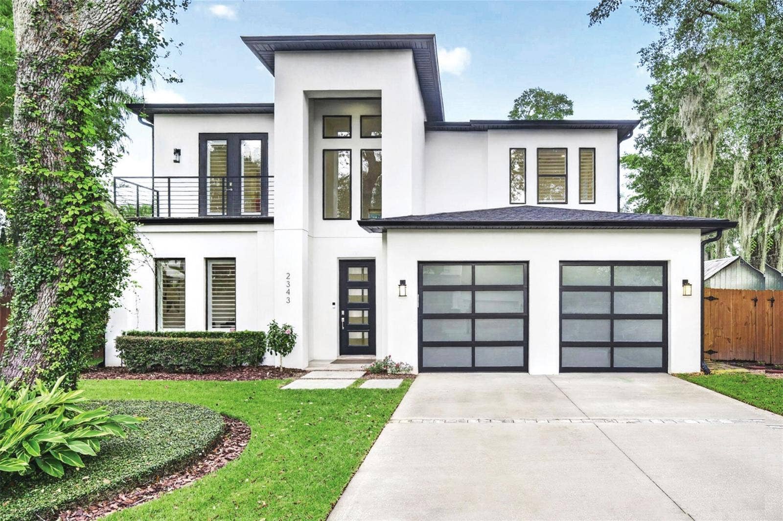 Welcome to 2343 Versailles Ave.