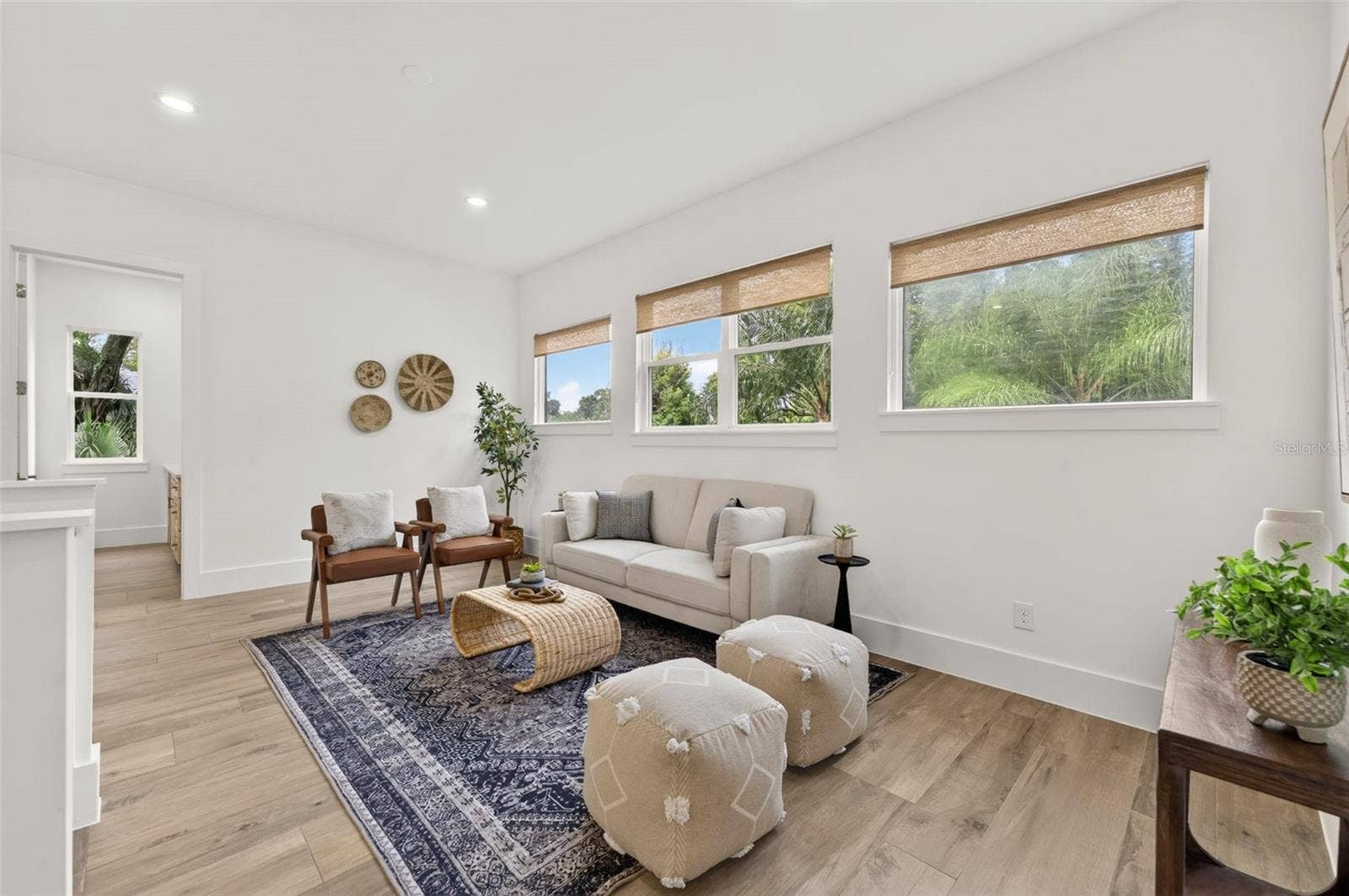 Versatile 2nd floor loft area