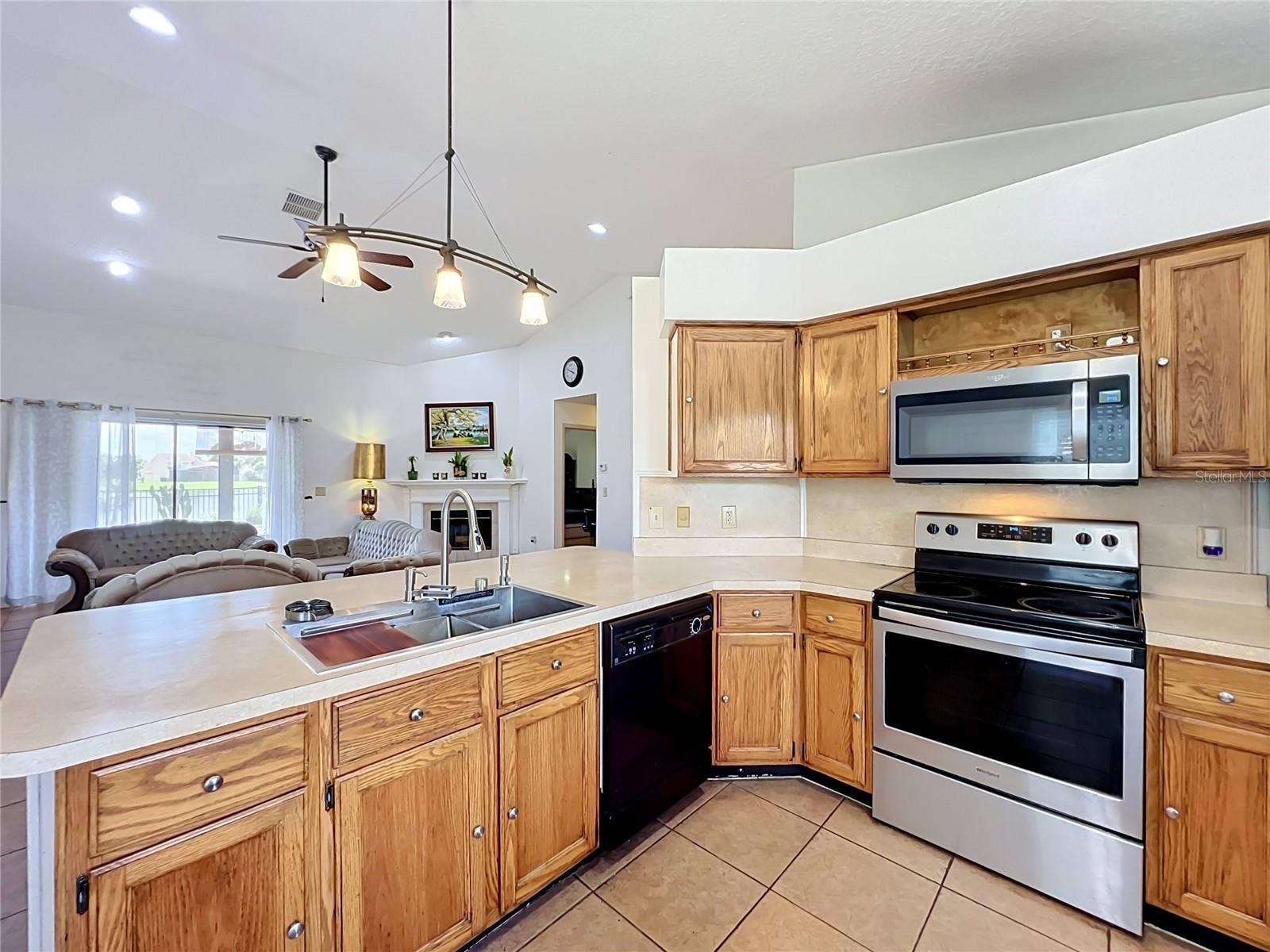2405 SETTLERS TRAIL, Orlando, FL 32837 2405 SETTLERS TRAIL, Orlando, FL 32837