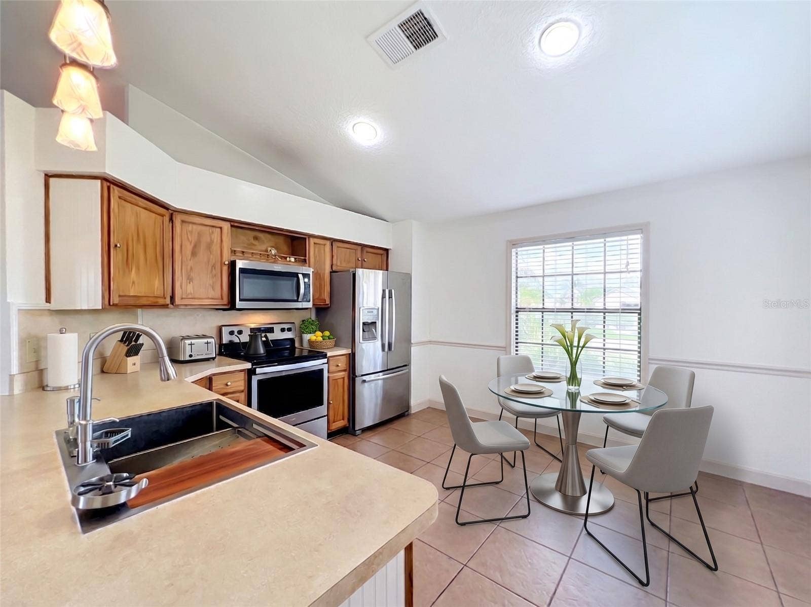 2405 SETTLERS TRAIL, Orlando, FL 32837 2405 SETTLERS TRAIL, Orlando, FL 32837