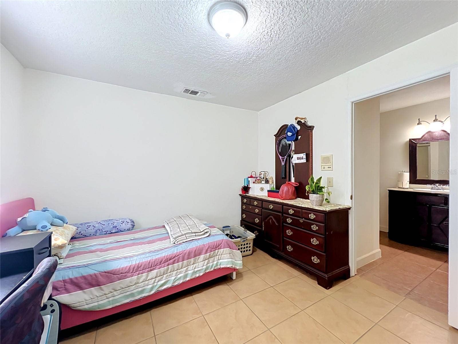 2405 SETTLERS TRAIL, Orlando, FL 32837 2405 SETTLERS TRAIL, Orlando, FL 32837