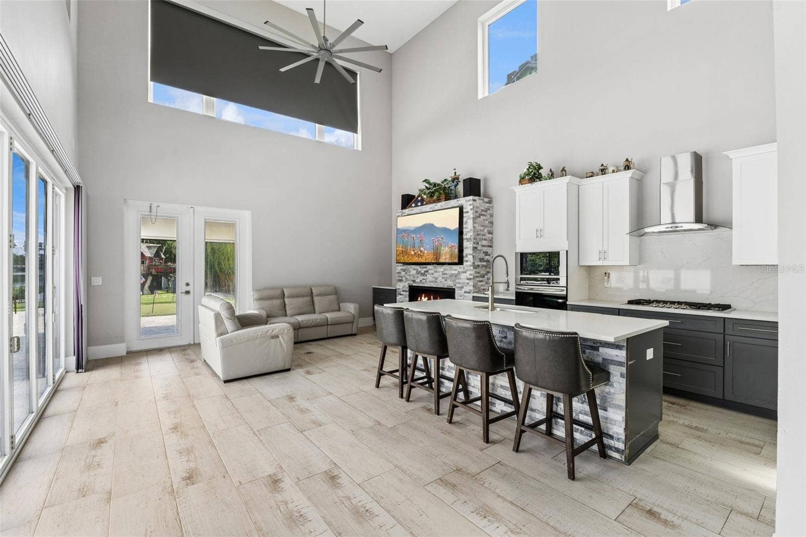 8922 UNIVERSITY BOULEVARD, Orlando, FL 32817