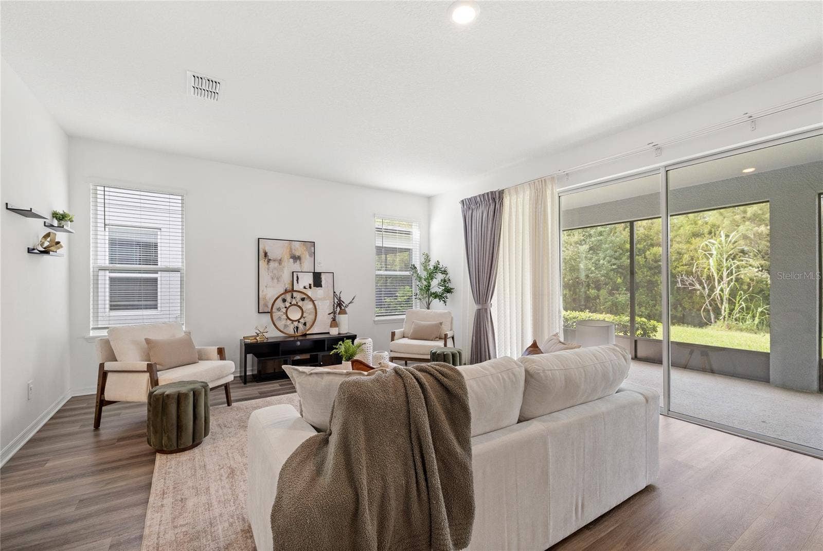 1168 PANDO LOOP, Orlando, FL 32824 Living Room