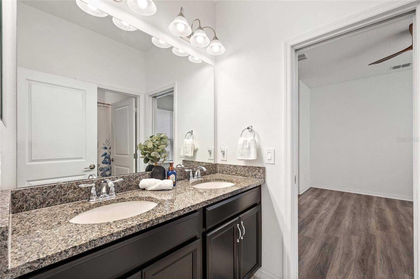 1168 PANDO LOOP, Orlando, FL 32824 Guest Bathroom 1, First Floor