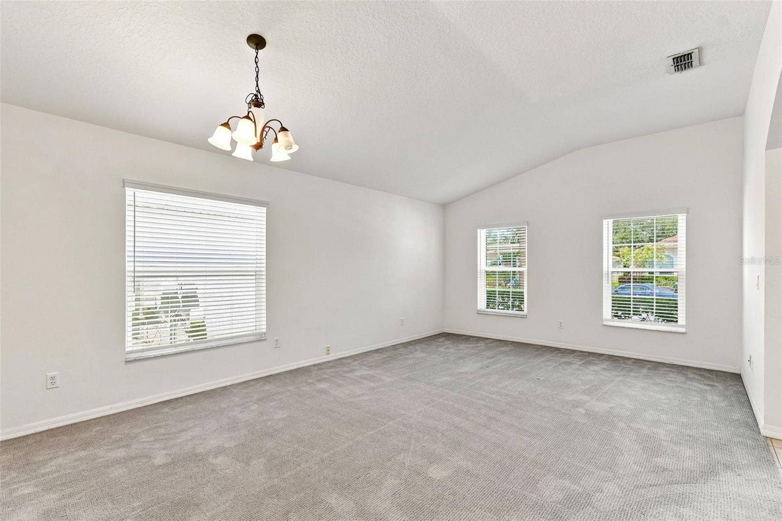 1174 BEECH GROVE WAY, Orlando, FL 32828 Spacious Dining Room