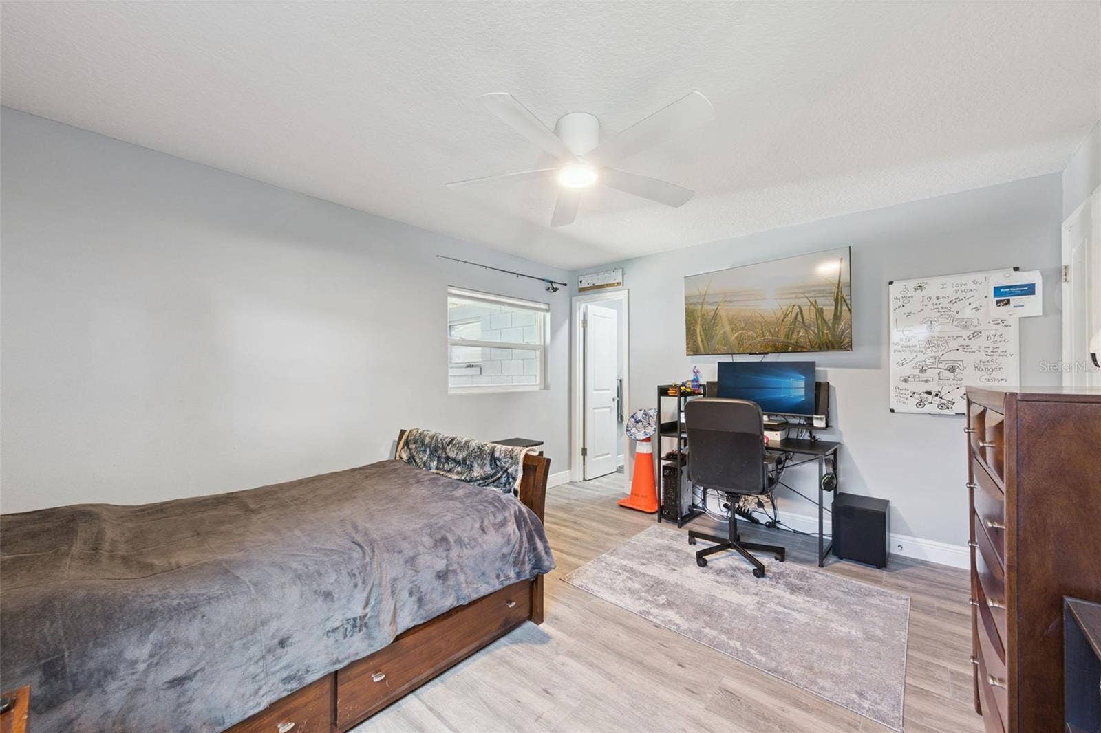 27821 LOIS DRIVE, Tavares, FL 32778 27821 LOIS DRIVE, Tavares, FL 32778